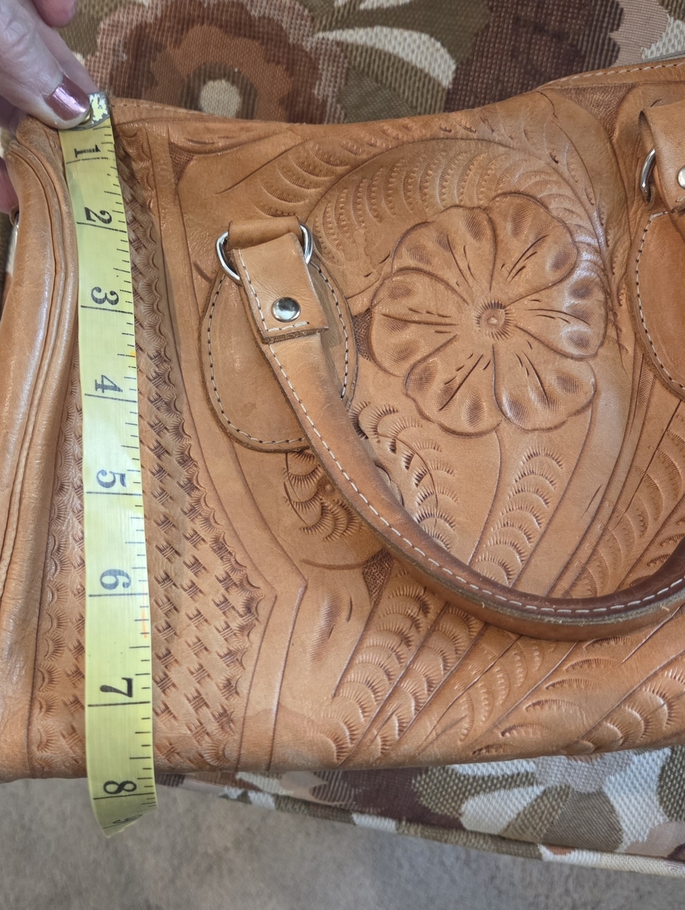 Beautiful Vintage Hand-Tooled Leather Satchel Bag in Tan Flower Floral Design - Picture 9 of 11